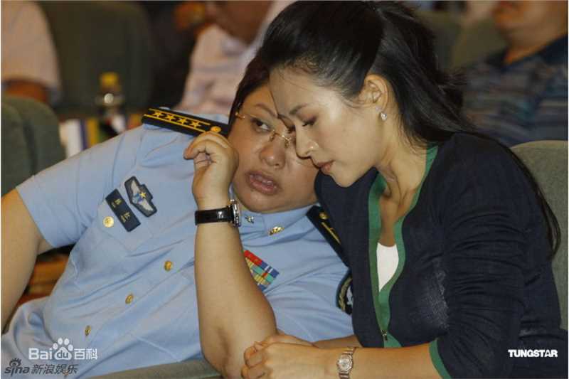 韩红(Han Hong)2011家乡公益行发布会素颜照相册