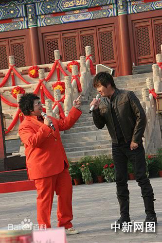 韩红(Han Hong)听我的声音发布会现场壁纸壁纸