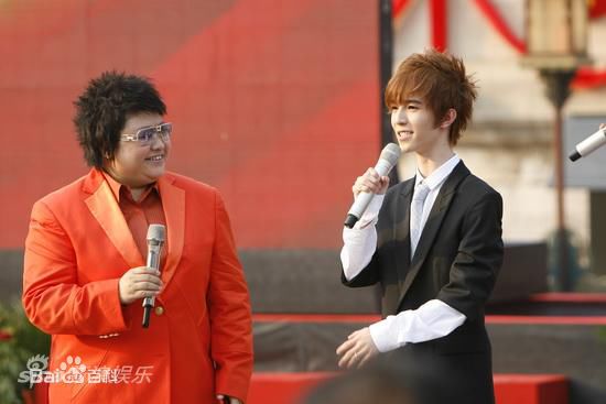 韩红(Han Hong)听我的声音发布会现场壁纸壁纸