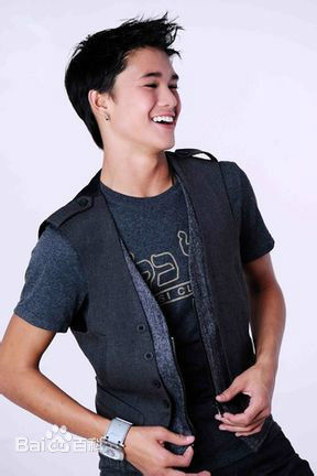 波波·斯图尔特(Booboo Stewart 、 Nils Allen Stewart Jr（本名）)波波图册前后照片