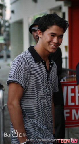 波波·斯图尔特(Booboo Stewart 、 Nils Allen Stewart Jr（本名）)波波图册前后照片