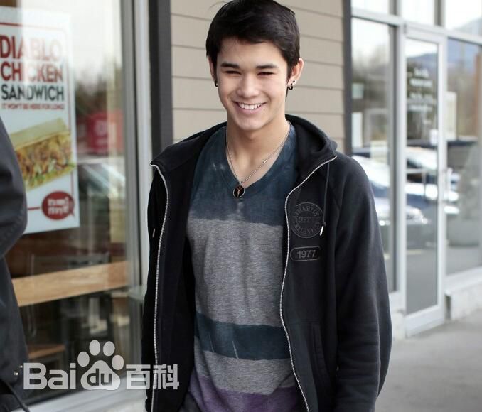 最优质波波·斯图尔特(Booboo Stewart 、 Nils Allen Stewart Jr（本名）)生活照