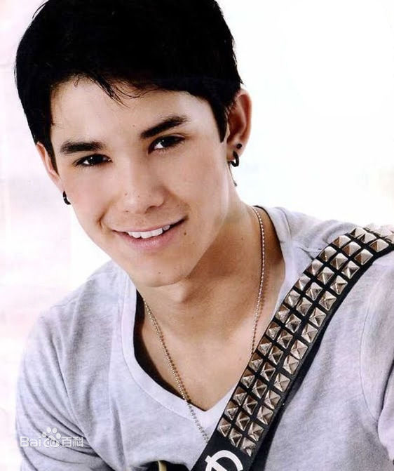 最优质波波·斯图尔特(Booboo Stewart 、 Nils Allen Stewart Jr（本名）)生活照