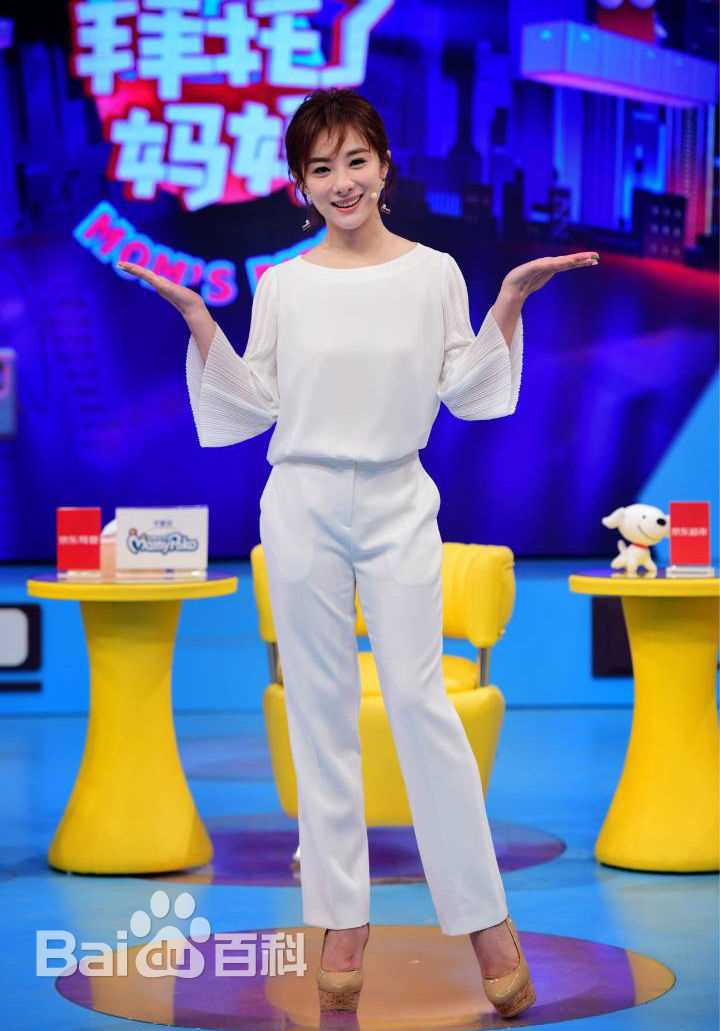 刘璇(Liu Xuan（英） / Xuan Lau（英）)节目录制性感图片图集