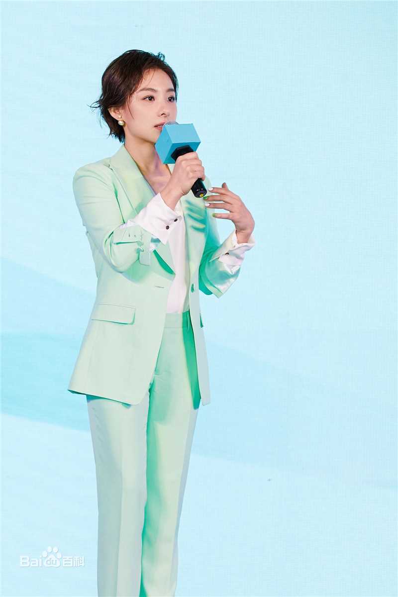 刘璇(Liu Xuan（英） / Xuan Lau（英）)社会活动前后照片