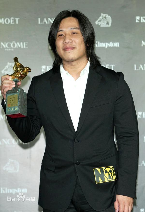 高清张荣吉图片