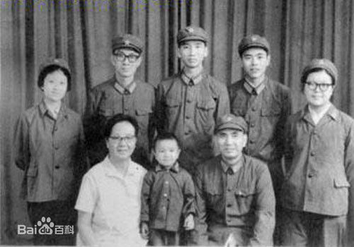 最新杨勇性感图片