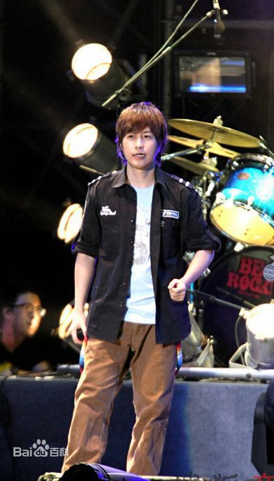 (Mayday)成员-阿信前后照片