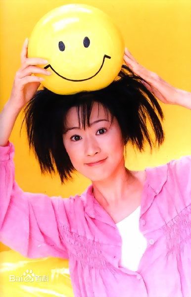 侯炳莹(April Hou)最新壁纸