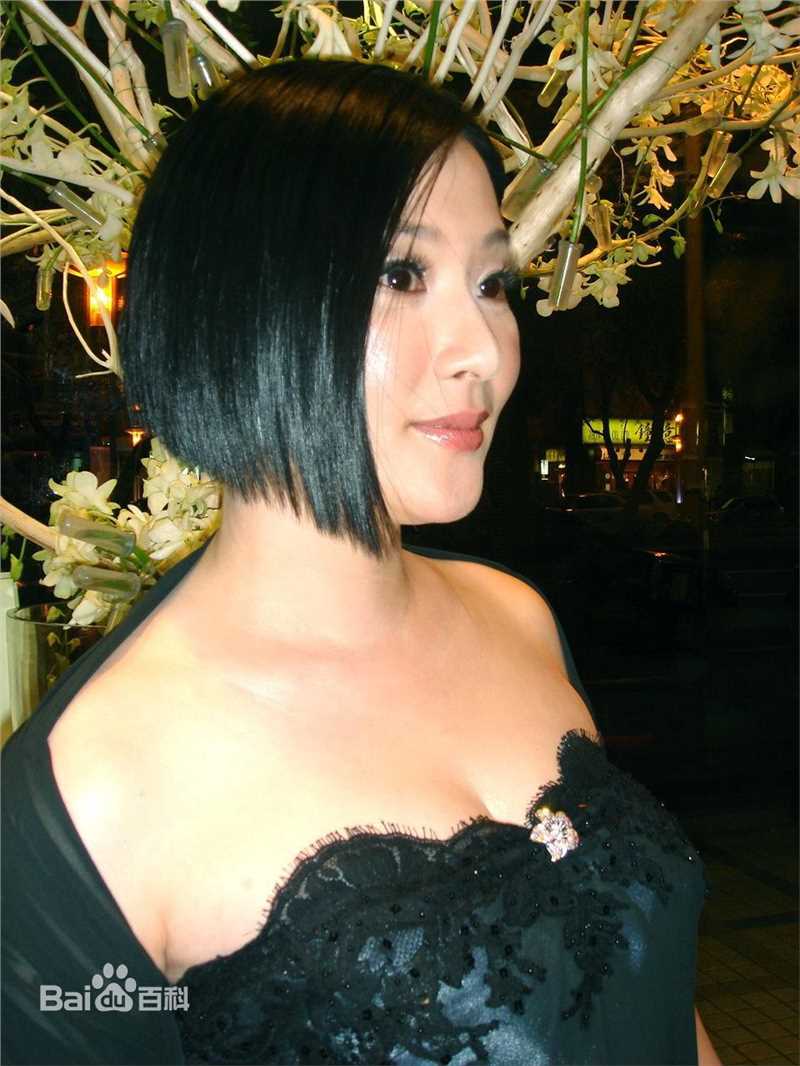 最新侯炳莹(April Hou)精彩图册