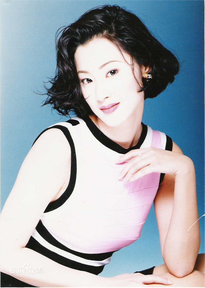 最新侯炳莹(April Hou)性感图片