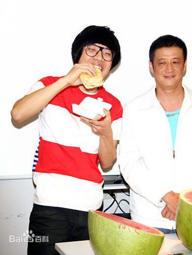 李亚明合影生活照