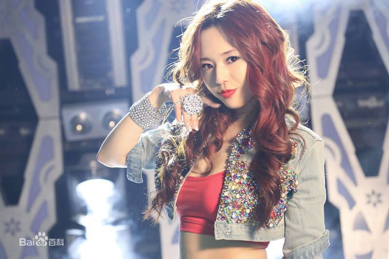 苍井空(日文名：蒼井そら，平假名：あおい そら，罗马拼音：aoi sora，英文名：Aoi sola)杂志