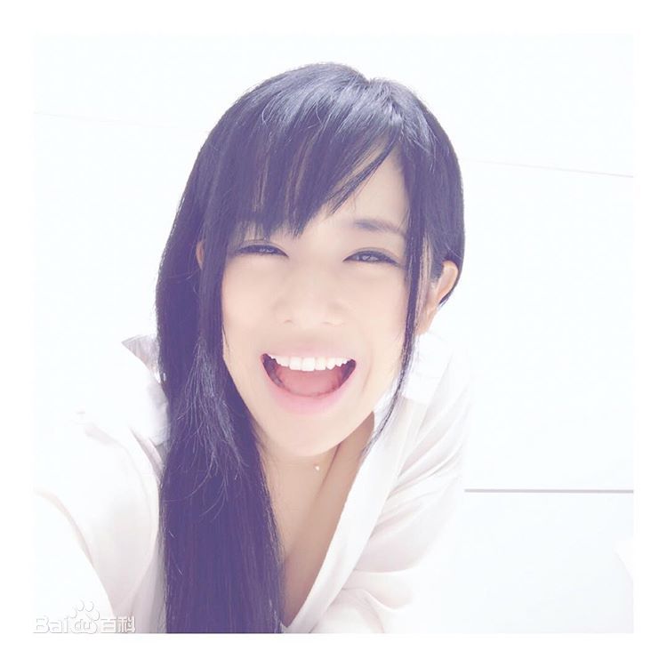 苍井空(日文名：蒼井そら，平假名：あおい そら，罗马拼音：aoi sora，英文名：Aoi sola)生活照素颜照壁纸