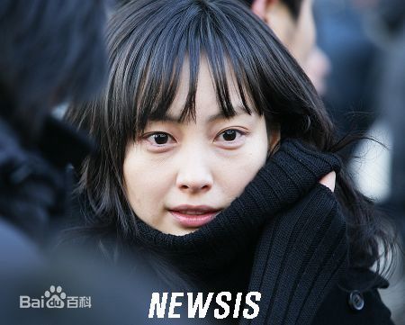 李奈映(Lee Na Young)的各种着装照壁纸壁纸