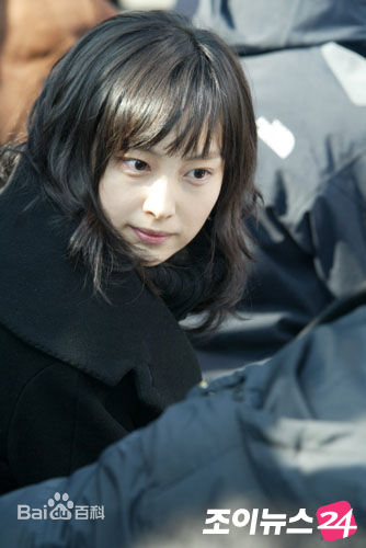 李奈映(Lee Na Young)的各种着装照壁纸壁纸