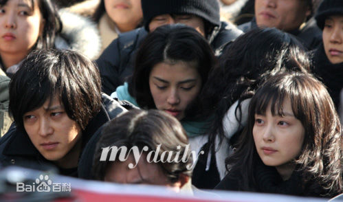 李奈映(Lee Na Young)的各种着装照壁纸壁纸