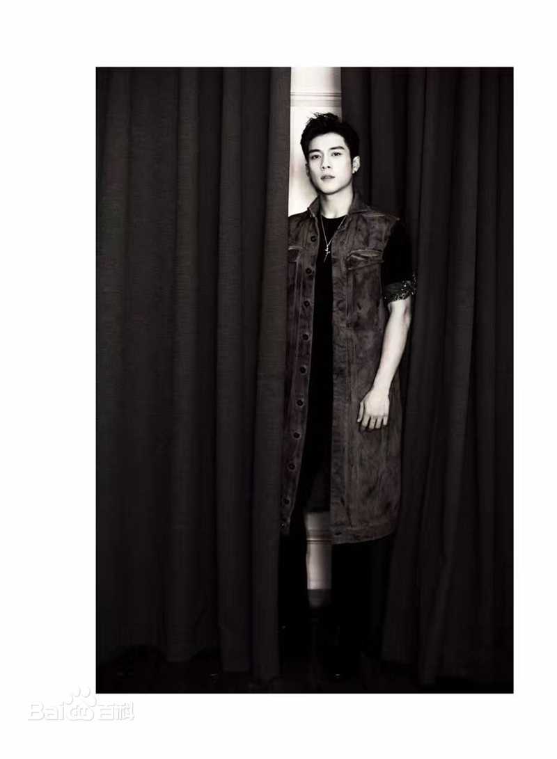 韩东君(Elvis Han)2017年生日会前后照片