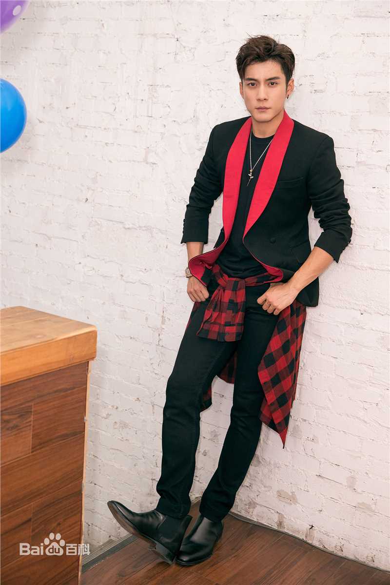 韩东君(Elvis Han)2017年生日会前后照片