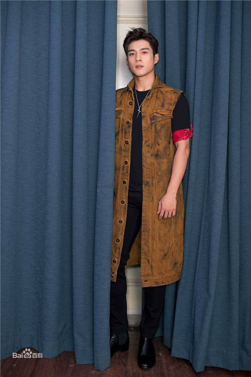 韩东君(Elvis Han)2017年生日会前后照片