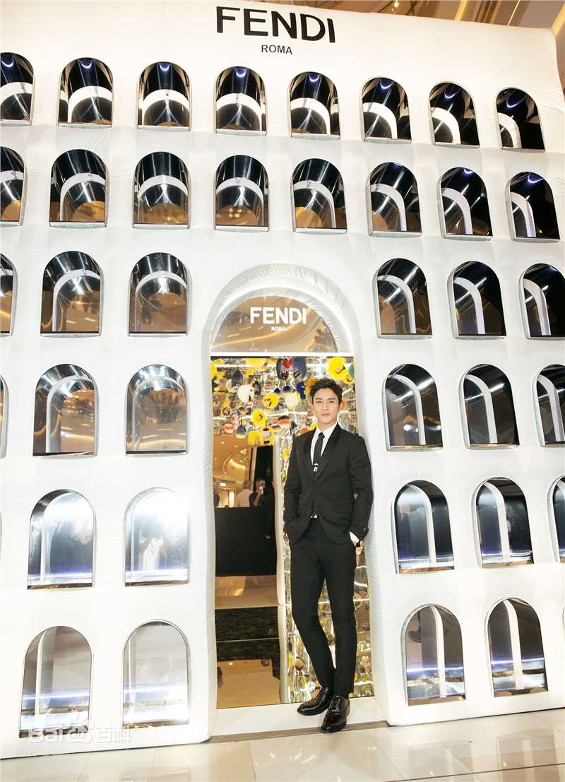 韩东君(Elvis Han)Fendi品牌活动图片图集