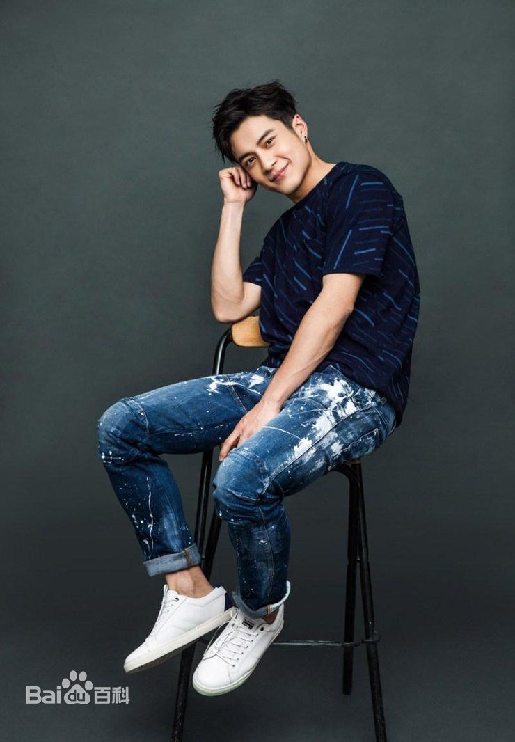 韩东君(Elvis Han)最新运动牛仔壁纸