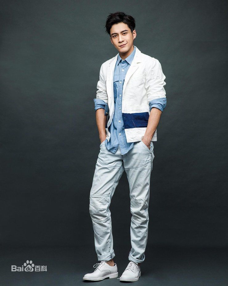 韩东君(Elvis Han)最新运动牛仔壁纸