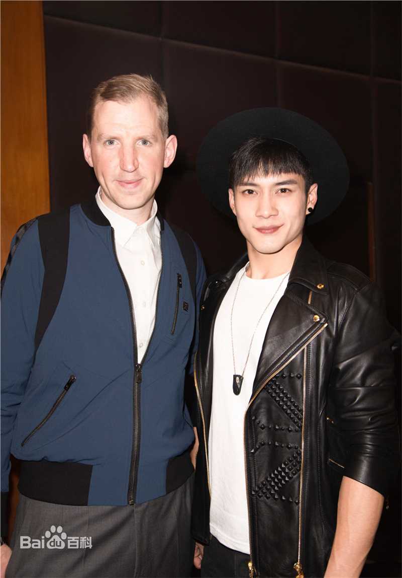 韩东君(Elvis Han)2016年伦敦春夏时装周前后照片