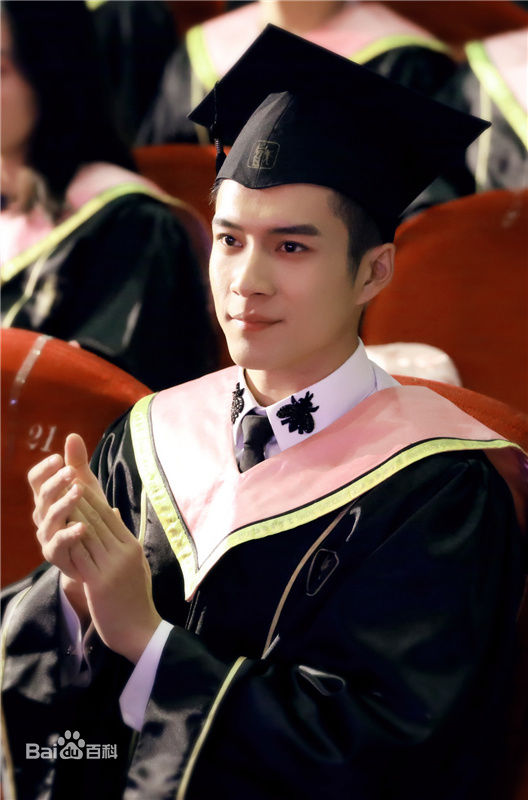 韩东君(Elvis Han)毕业典礼照性感图片图集
