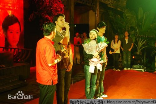 黄志玮(Jerry)出席活动照壁纸壁纸