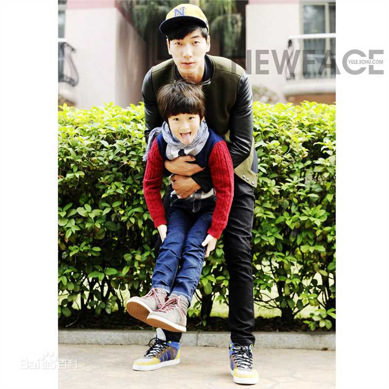 张悦轩(Vincent)搜狐广告拍摄素颜照相册