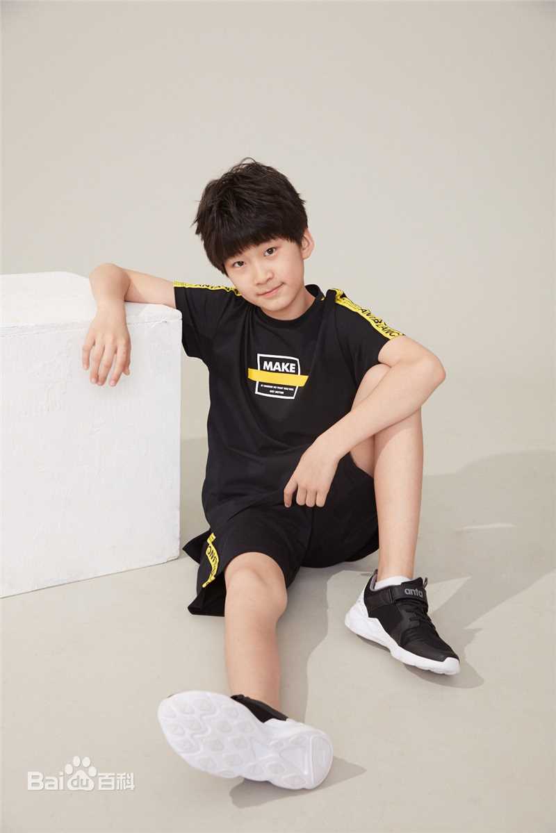 最新张悦轩(Vincent)性感图片