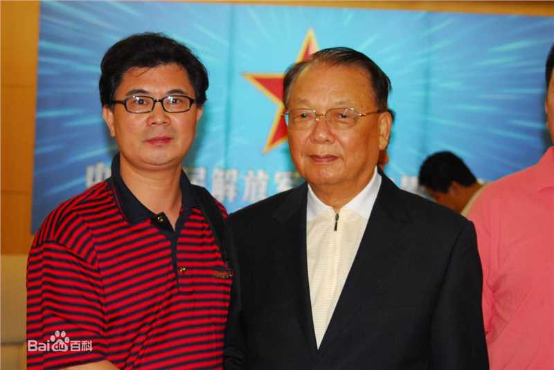 曾剑锋工作照图片图册