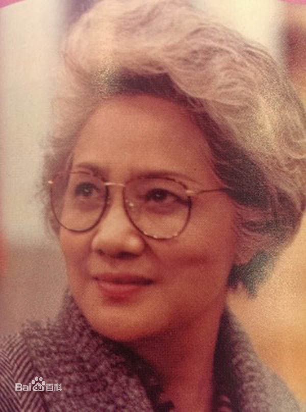 最优质卢碧云生活照