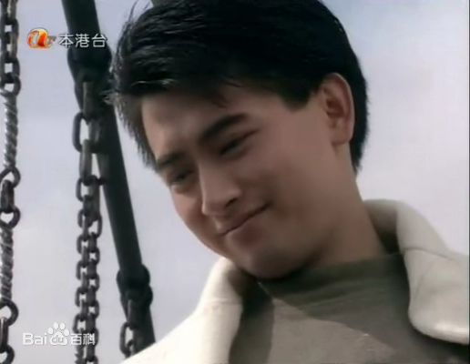 罗颂华(Law Chung-Wa)蓝月亮素颜照壁纸