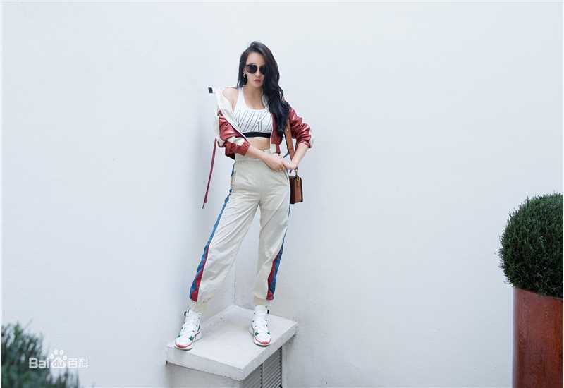 母其弥雅(MIYA)2018性感图片壁纸