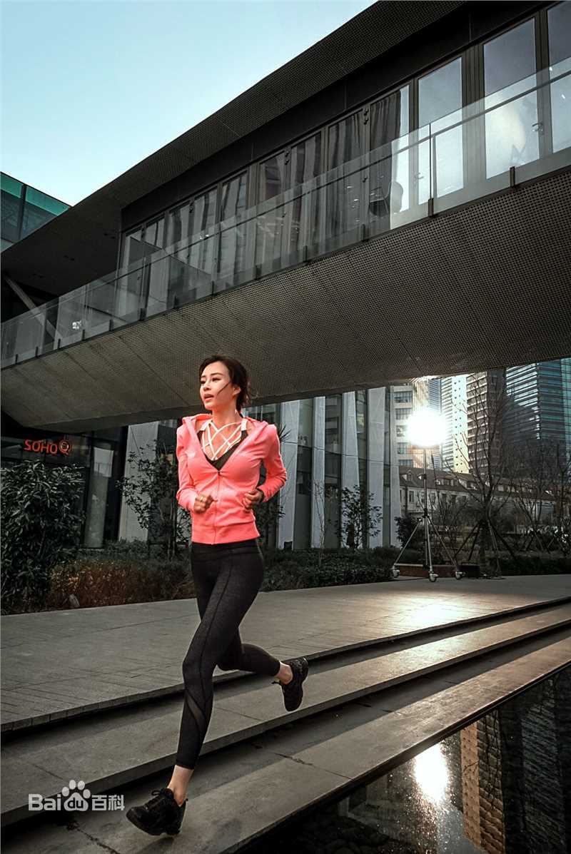 母其弥雅(MIYA)潜水/美人鱼图片图册