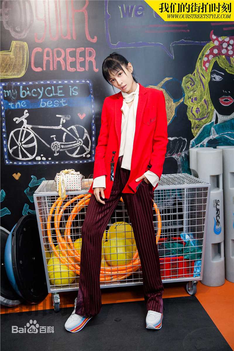 张蓝心(Zoe Zhang)街拍时刻图册