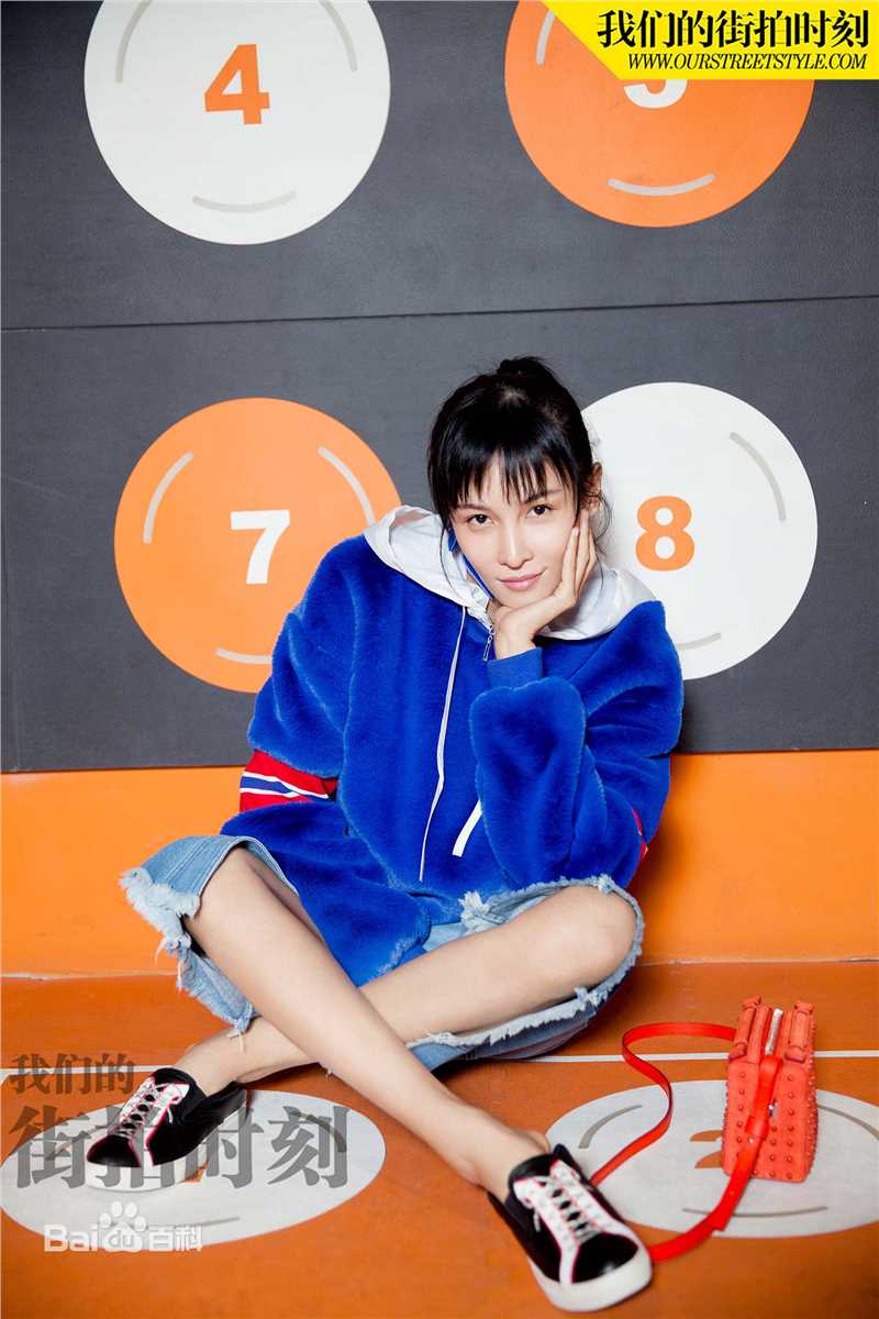 张蓝心(Zoe Zhang)街拍时刻图册