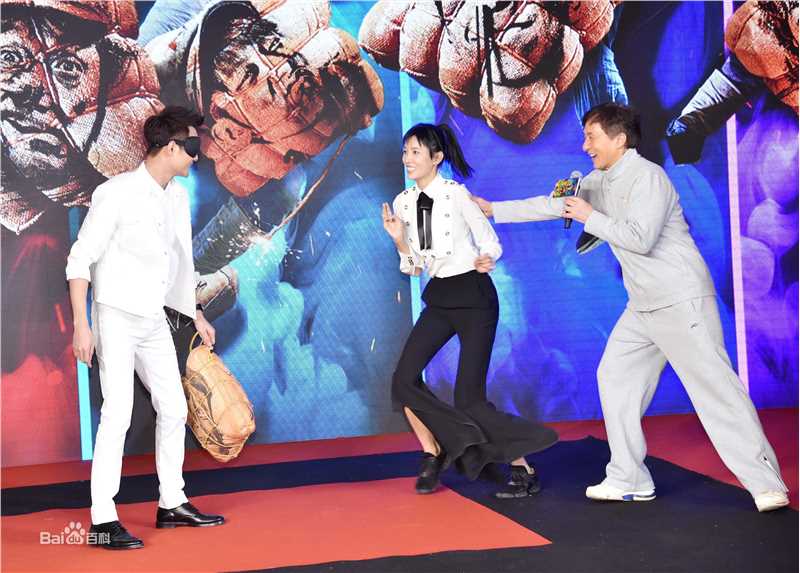 精选张蓝心(Zoe Zhang)在电影《铁道飞虎》主题曲发布会中的图册