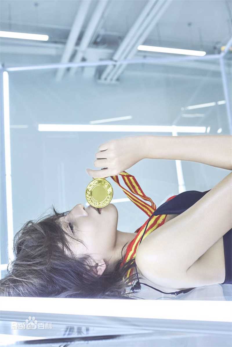 张蓝心(Zoe Zhang)精选时尚杂志图册