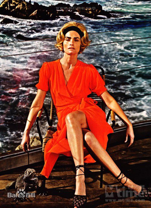 安伯·瓦莉塔(Amber valletta)前后照片