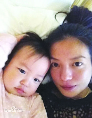 黄新(April)微博曝光照生活照