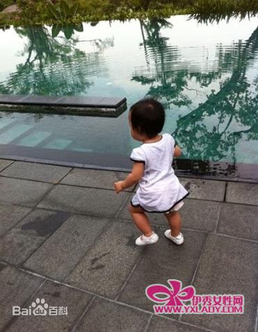 黄新(April)微博曝光照生活照