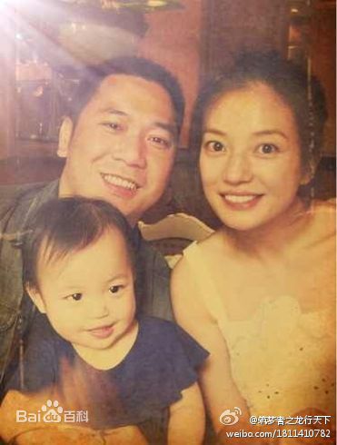 黄新(April)网友偶遇和微博曝光照前后照片