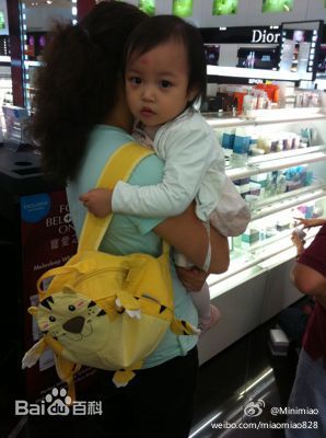 黄新(April)网友偶遇和微博曝光照前后照片