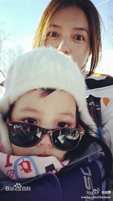 黄新(April)爸爸妈妈微博分享的小四月照片素颜照相册