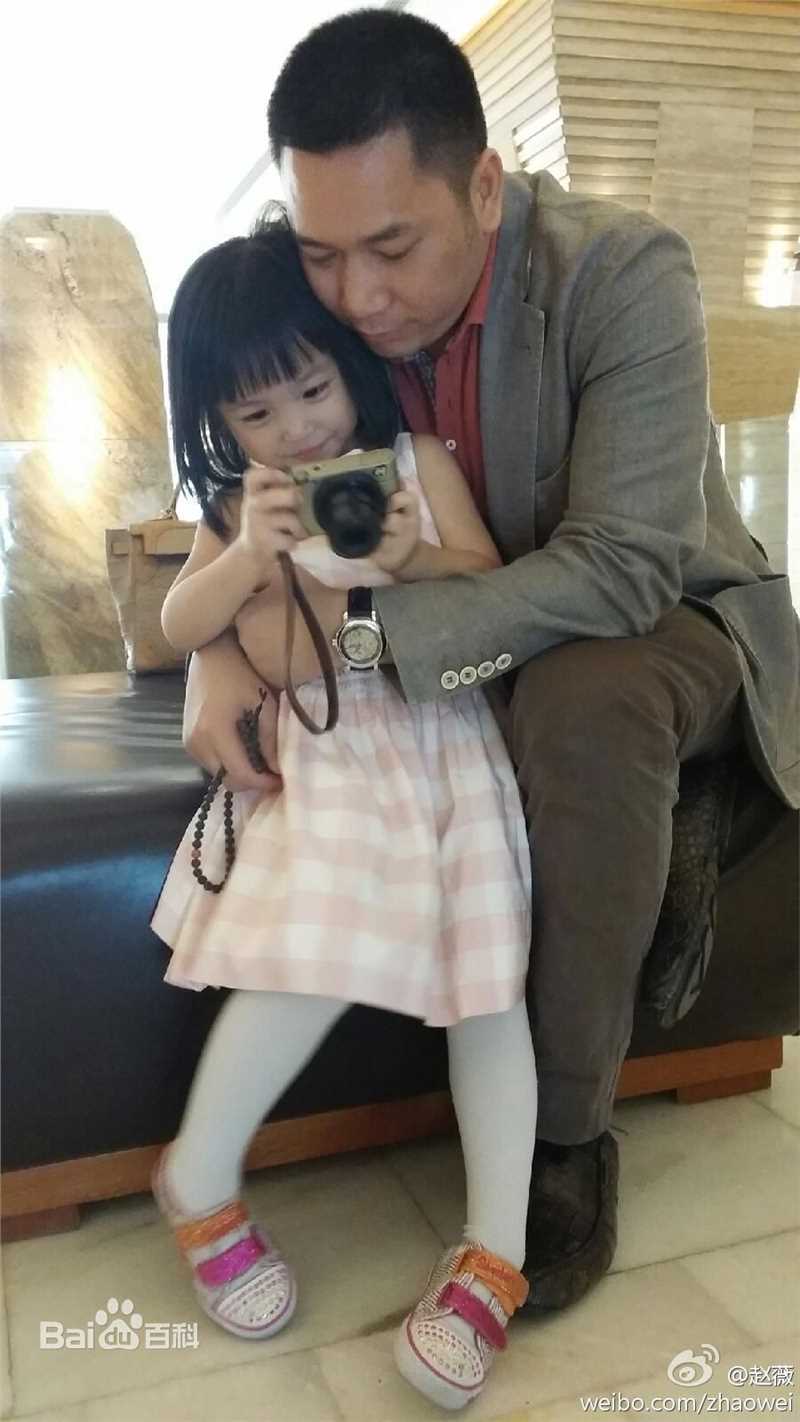 黄新(April)爸爸妈妈微博分享的小四月照片素颜照相册