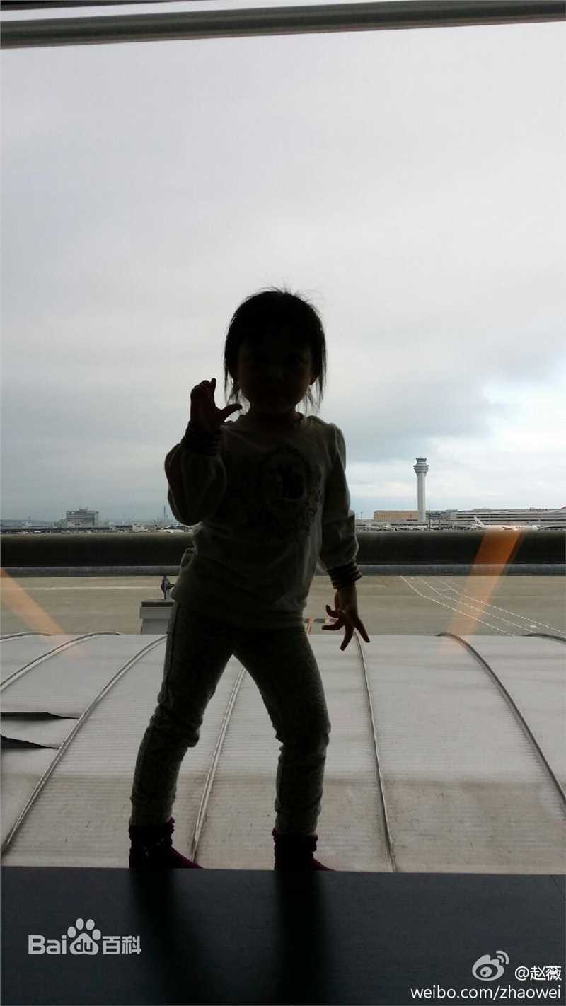 黄新(April)爸爸妈妈微博分享的小四月照片素颜照相册