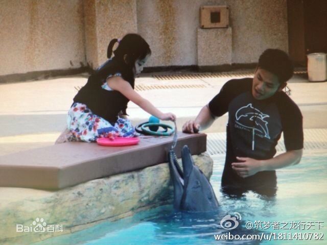 黄新(April)爸爸妈妈微博分享的小四月照片素颜照相册